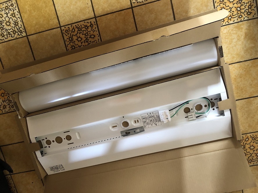 名古屋市北区の戸建住宅にて洗面脱衣室の蛍光灯照明器具をLED照明器具へ取替電気工事